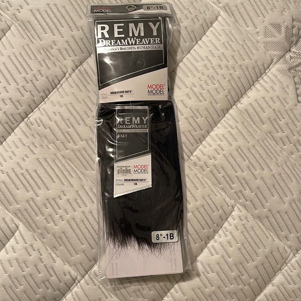 Model Model Dream Weaver Yaki 8” 100% Human Hair - color 1B